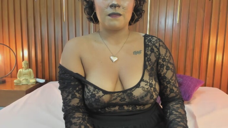 Natashaasmiith's Streamate show and profile