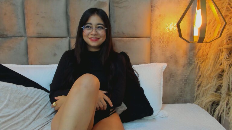 LyliJune's Streamate show and profile