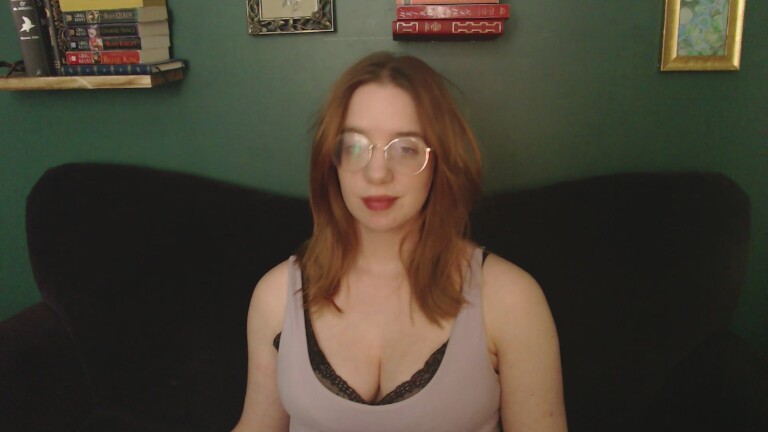 littlewhitelies's Streamate show and profile