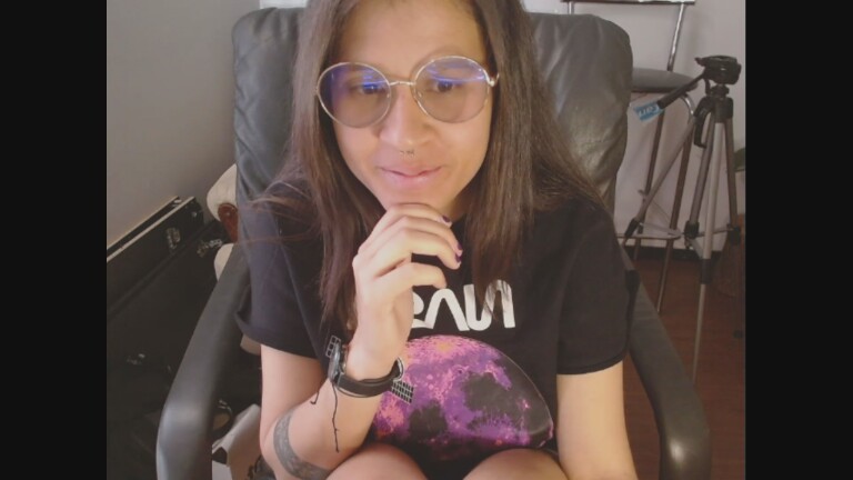 Dominica39's Streamate show and profile