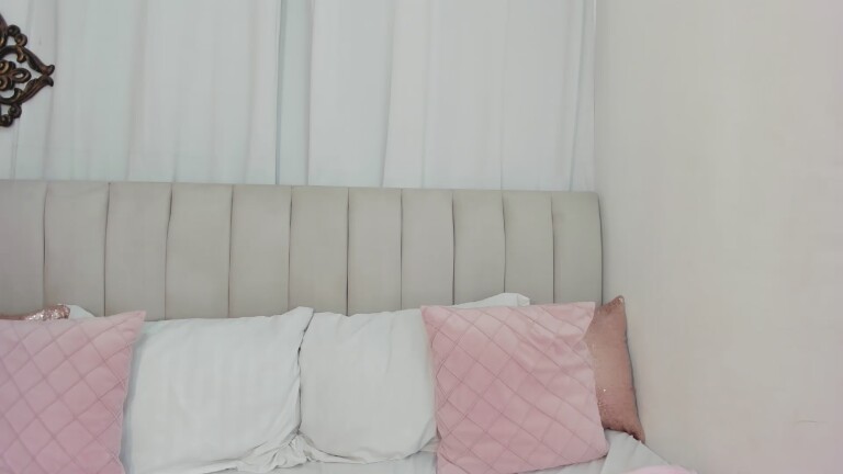 SophiaJohnes's Streamate show and profile