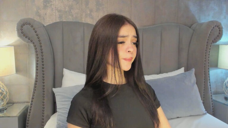 EmmaWeest's Streamate show and profile