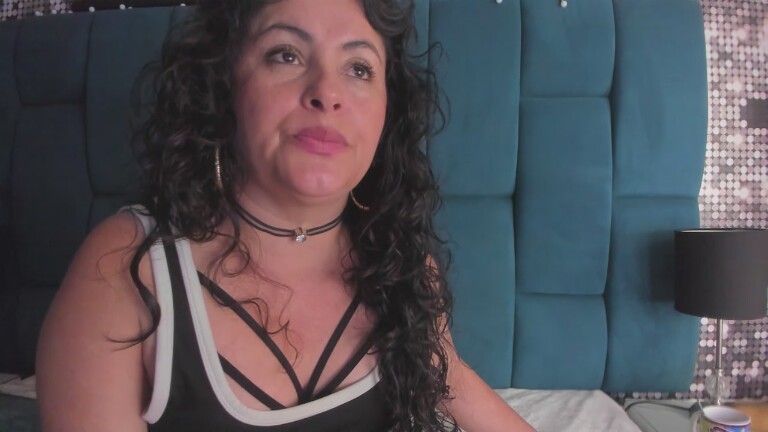 hannymilf's Streamate show and profile