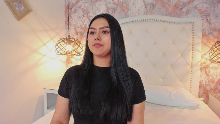 SaharaLyn's Streamate show and profile