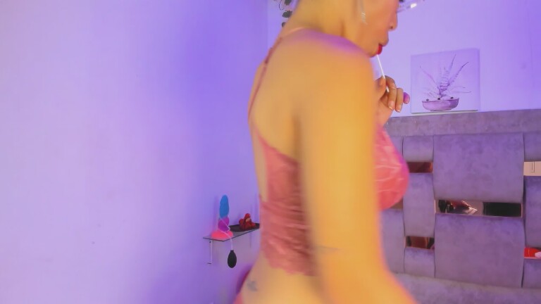 BaddieDelayla's Streamate show and profile