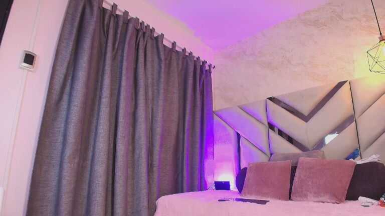 Luna_Blyss's Streamate show and profile