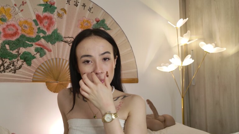 SweetSara33's Streamate show and profile