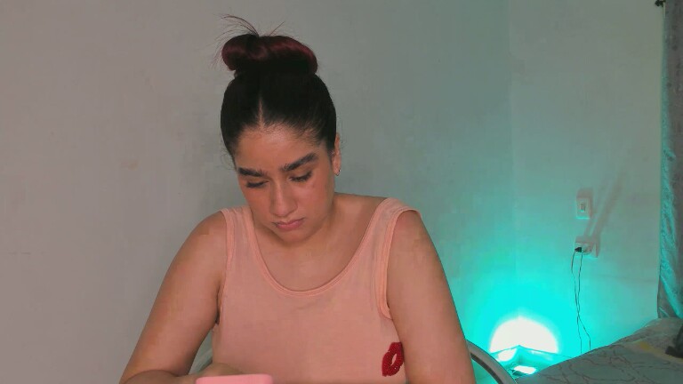 LlilyEvans's Streamate show and profile