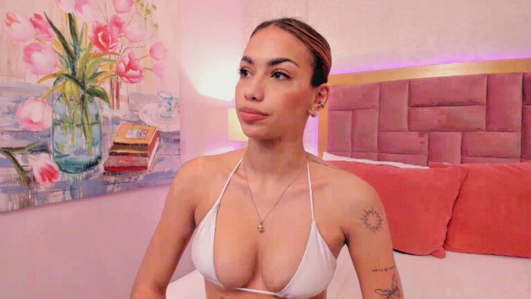 AnnieAdaams's Streamate show and profile