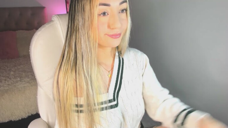 Sara019's Streamate show and profile