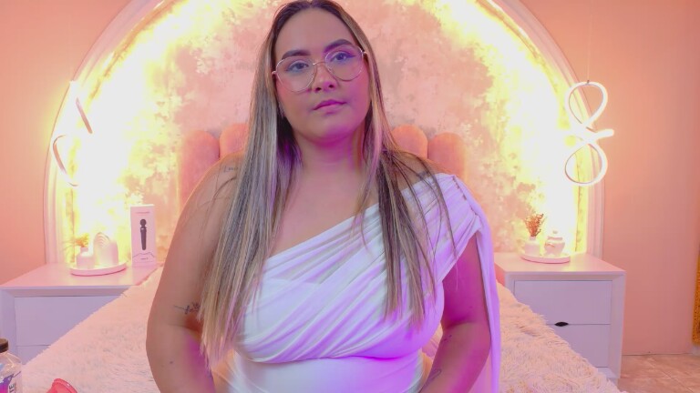 Mia_Laurent's Streamate show and profile