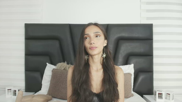 SarahThomson's Streamate show and profile