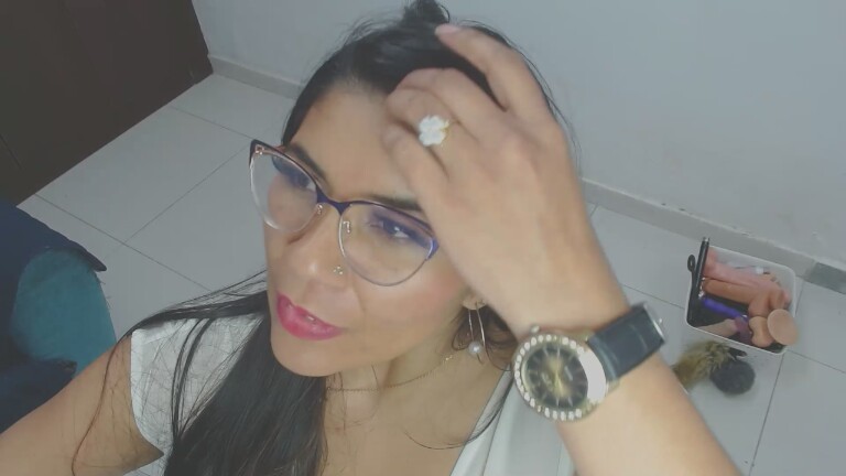 LunaDumont's Streamate show and profile