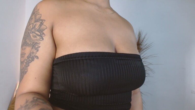 AdharaHiiller's Streamate show and profile