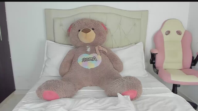 SofiaLara020's Streamate show and profile