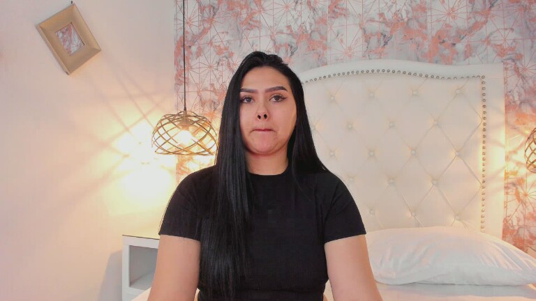 SaharaLyn's Streamate show and profile