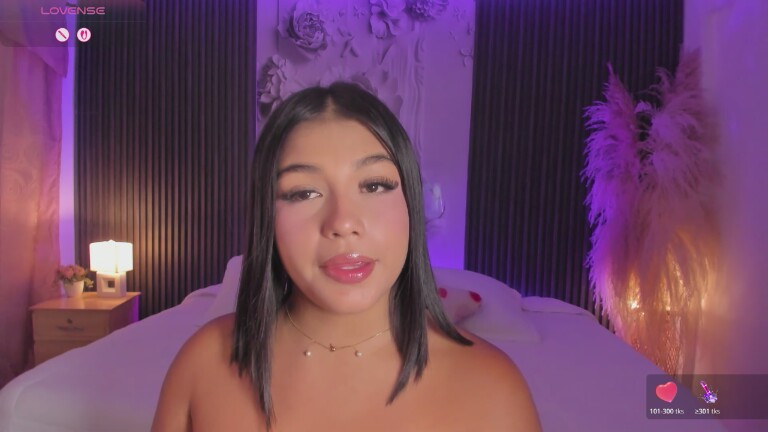 ShaniaDaniel's Streamate show and profile