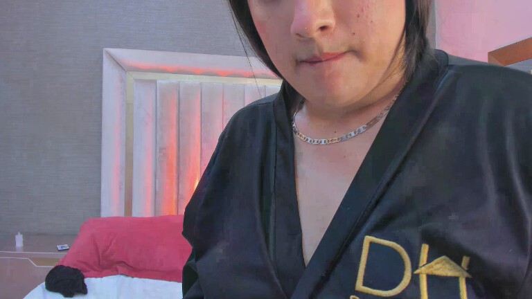 EmiRoseth's Streamate show and profile