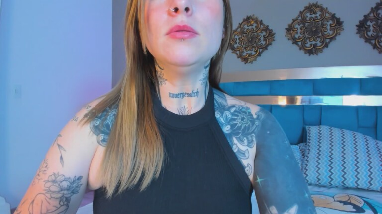 IzzChell's Streamate show and profile