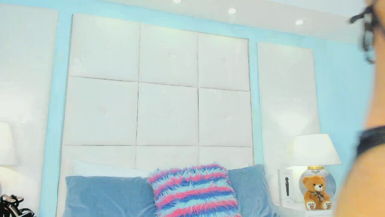 SidneyLovee's Streamate show and profile