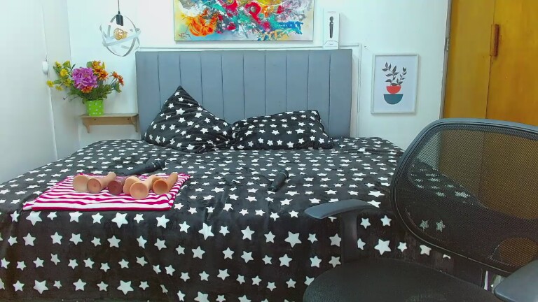 Lucia_s's Streamate show and profile