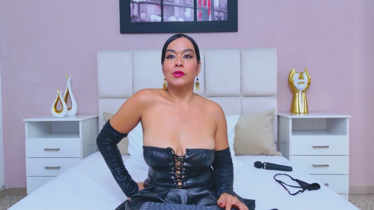 TamaraFoxy's Streamate show and profile