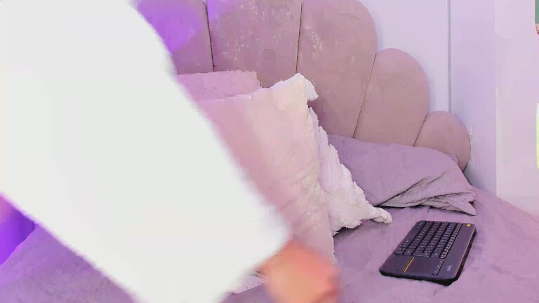 VictoriaPeach19's Streamate show and profile