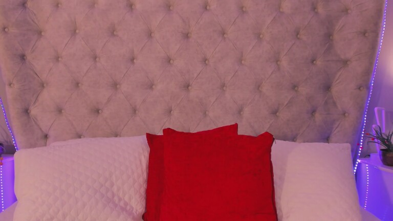 dafne_bss's Streamate show and profile