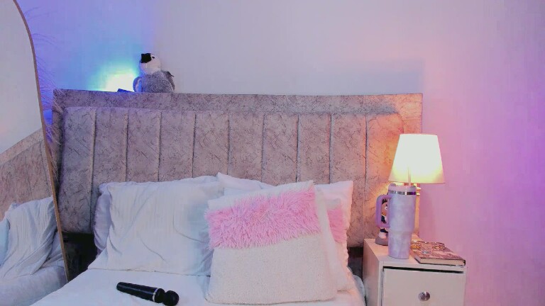 AmeliaCooperr's Streamate show and profile