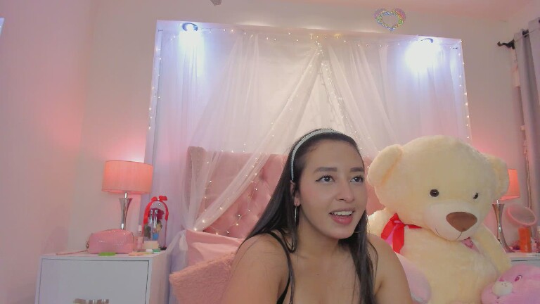 AlexandraWinterr's Streamate show and profile