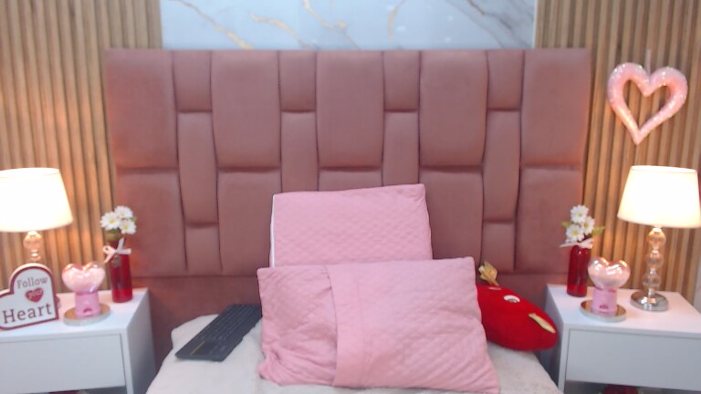 Evaverse's Streamate show and profile