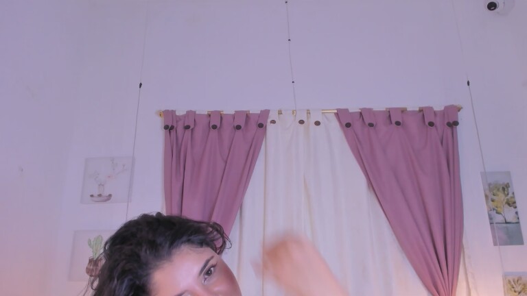 AlaraRose's Streamate show and profile